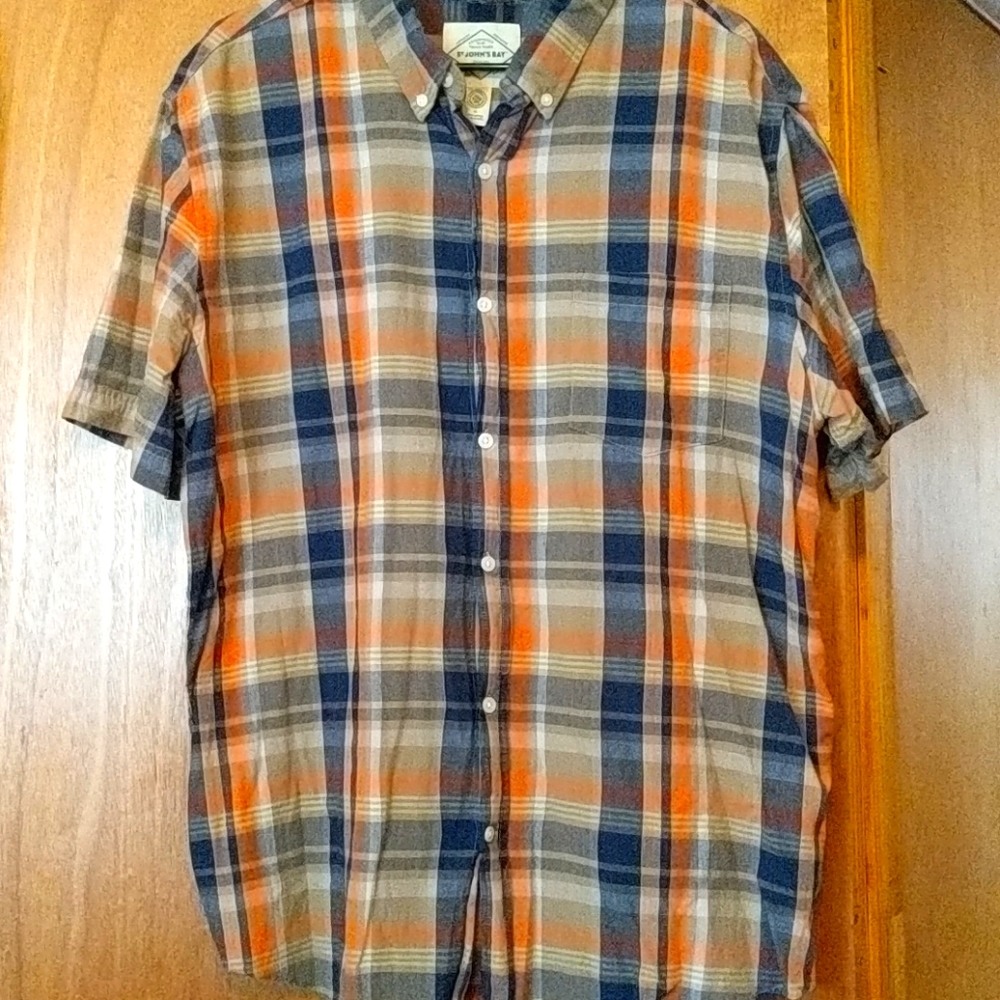 St. John's Bay Men's Short Sleeve - Size XL